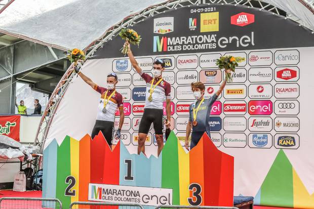 Podio maschile Maratona dles Dolomites (foto fb organizzazione)