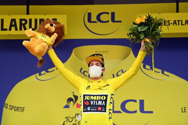 Primoz Roglic indossa la maglia Gialla al Tour de France (foto cyclingnews)