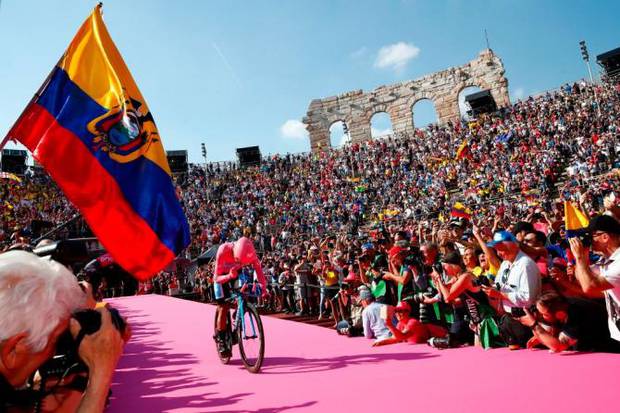 Richard Carapaz vincitore del Giro d'Italia a Verona (foto cyclingnews)