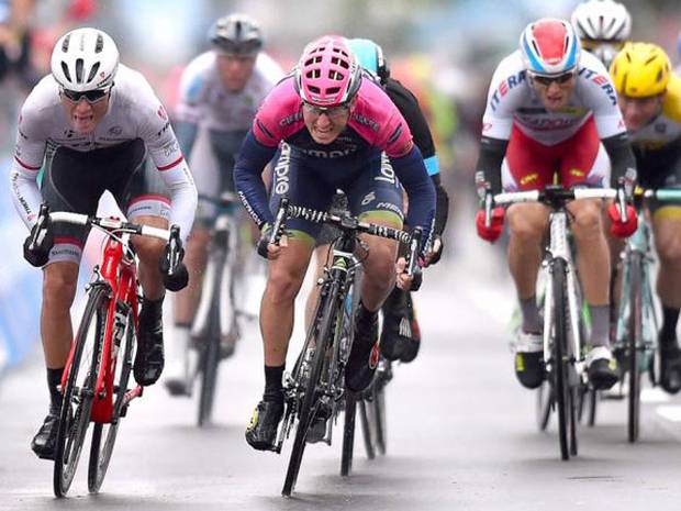Sacha Modolo vince la tappa di Jesolo su Nizzolo e Viviani (foto Cyclingnews)