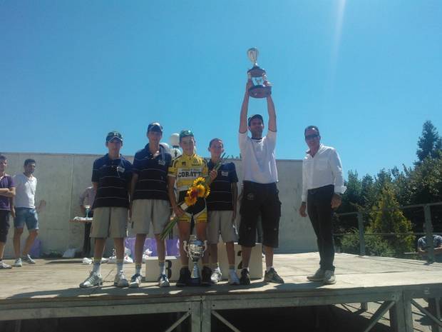 Trofeo Andrea Anselmi 2012   la CYcling Team Coratti alle premiazioni