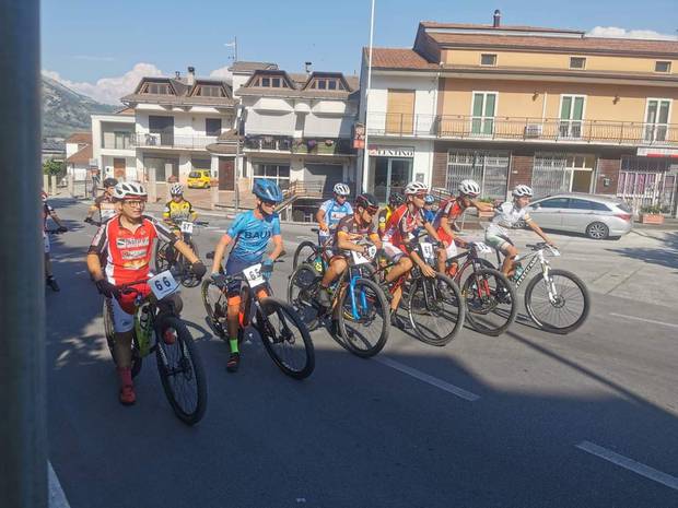 Trofeo Mtb Città di Paterno partenza gare giovanili (foto organizzazione)
