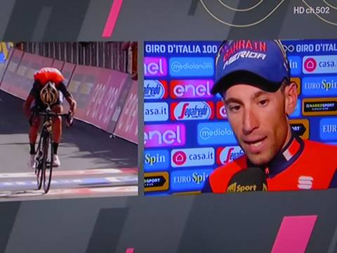 Vincenzo Nibali trionfa nella tappa Rovetta Bormio del Giro d'Italia