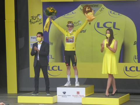 Vingegaard maglia gialla Tour de France Col du Granon (1)