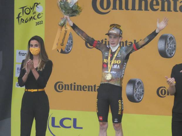 Vingegaard maglia gialla Tour de France Col du Granon (2)