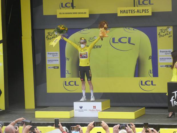 Vingegaard maglia gialla Tour de France Col du Granon (3)