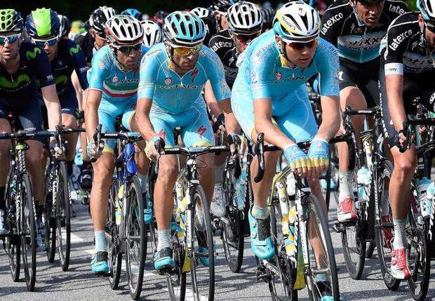 Vincenzo Nibali in gruppo al Giro del Delfinato (foto Bettini/Cyclingnews)