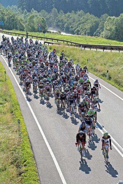 Il gruppo della Marcialonga Cycling Craft (foto Newspower)